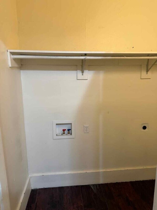 Building Photo - 1823 T St