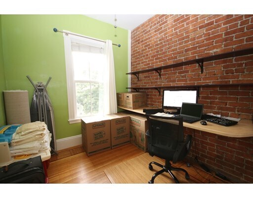 Building Photo - 137 Central St