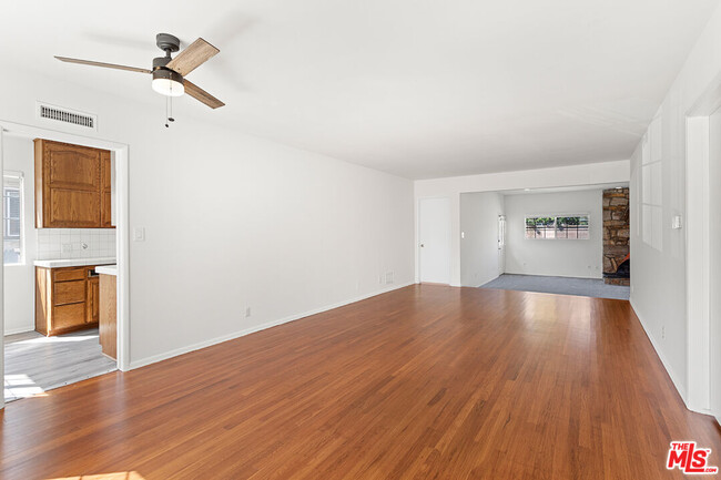 Building Photo - 13219 S Clydepark Ave