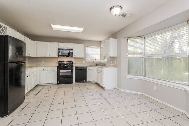 Building Photo - 16821 Kettle Creek Dr