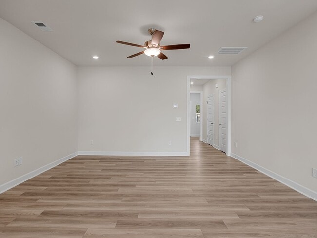 Building Photo - Modern Comfort Meets Southern Charm – New ...