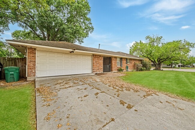 Building Photo - 4501 Willowbend Blvd