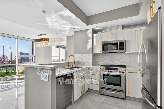 Building Photo - 321 Tenth Ave