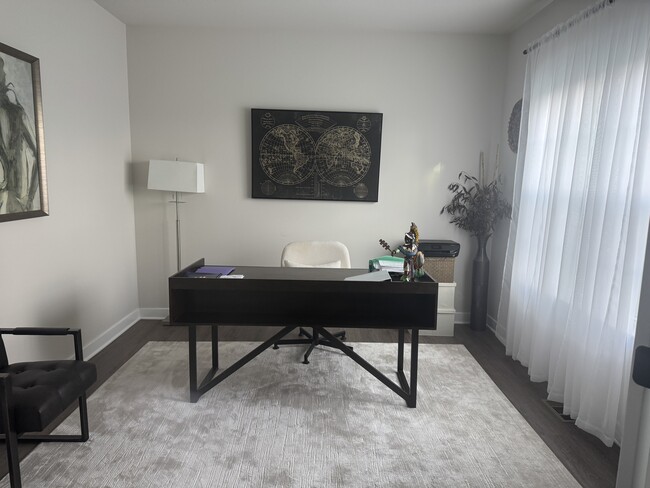 Building Photo - 1309 S Wind Dr