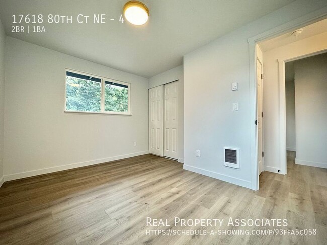 Building Photo - Gorgeous 2 Bed, 1 Bath Apartment – Fully R...