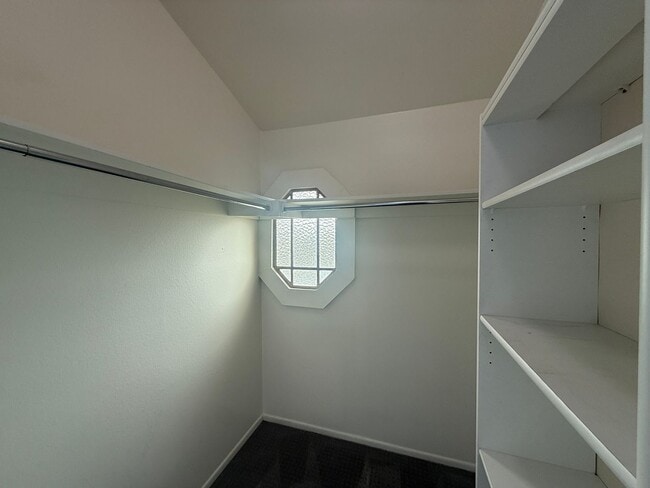 Building Photo - 2-bedroom, 2-bath residence in Valley Village