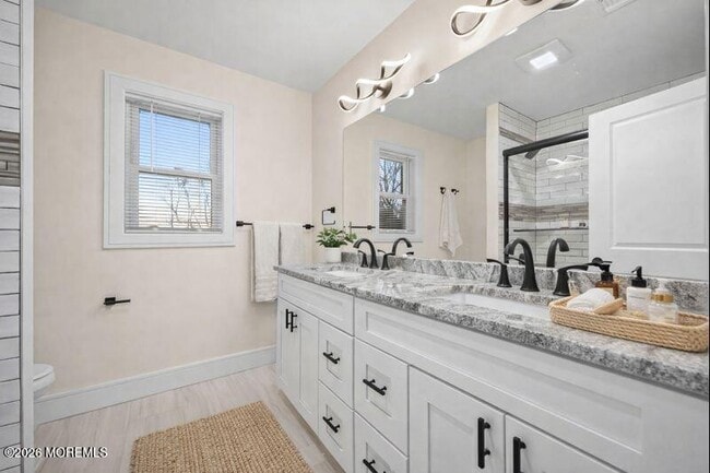 Building Photo - 133 Grant Ave