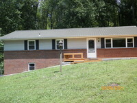 Building Photo - 806 Oliver Ave