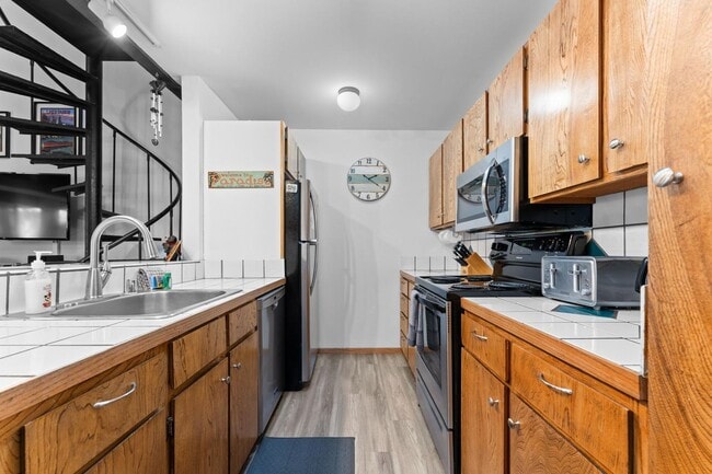 Building Photo - SKI LEASE:  Townhome near Northstar, Sleep...