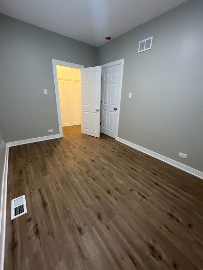 Building Photo - Newly Remodeled 3Bedroom house in Calumet ...