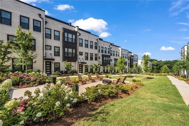 Building Photo - 552 Ember Ln NW