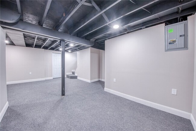 Building Photo - 2158 Reis Run Rd