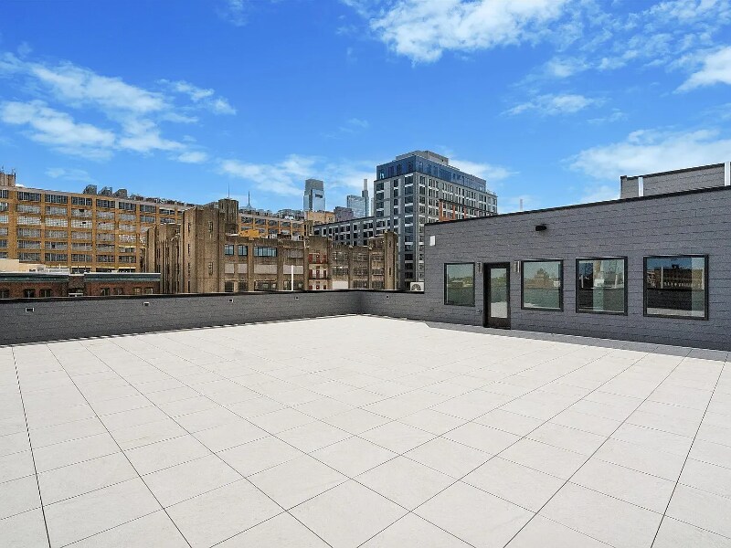 Building Photo - 500 N 13th St
