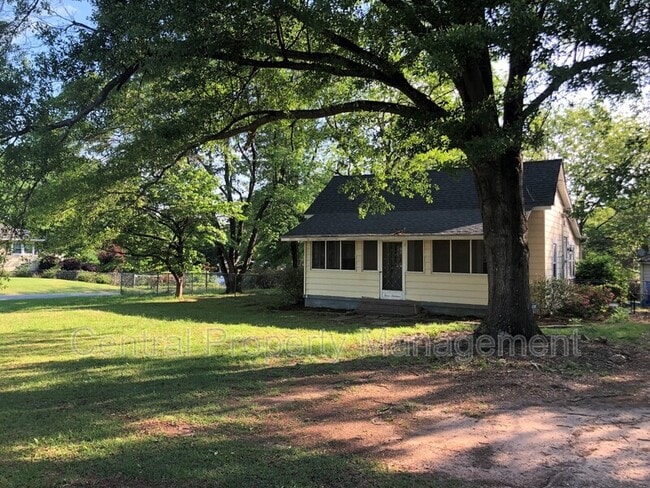 Primary Photo - 314 N Main St