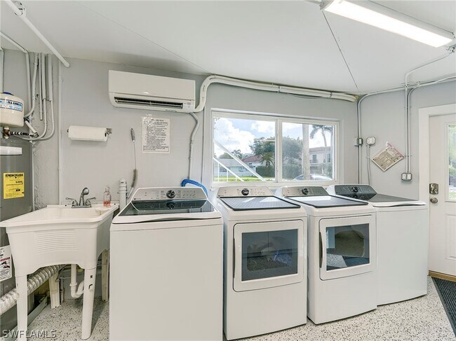 Building Photo - 354 Harbour Dr