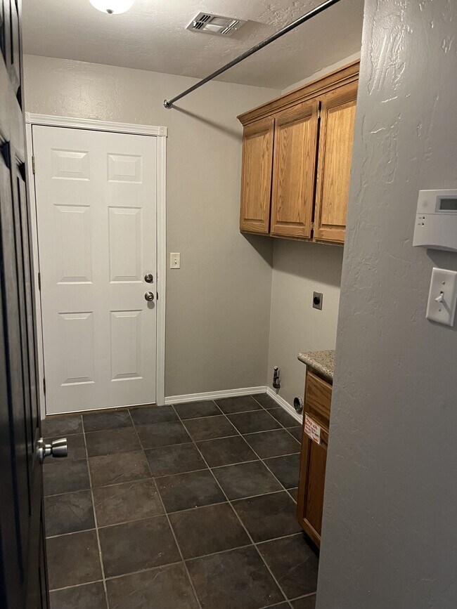 Building Photo - 68 Apple Creek Dr