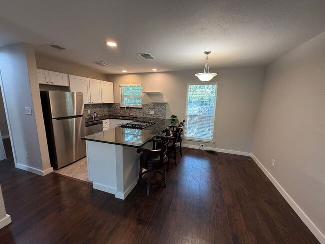 Building Photo - 5808 Cherry Park
