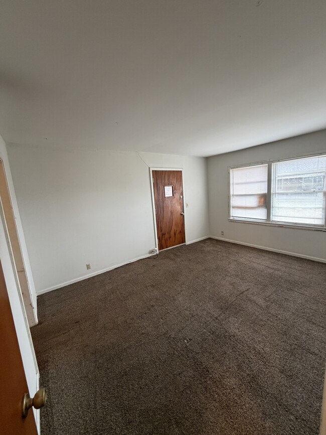 Building Photo - 922 San Pablo St