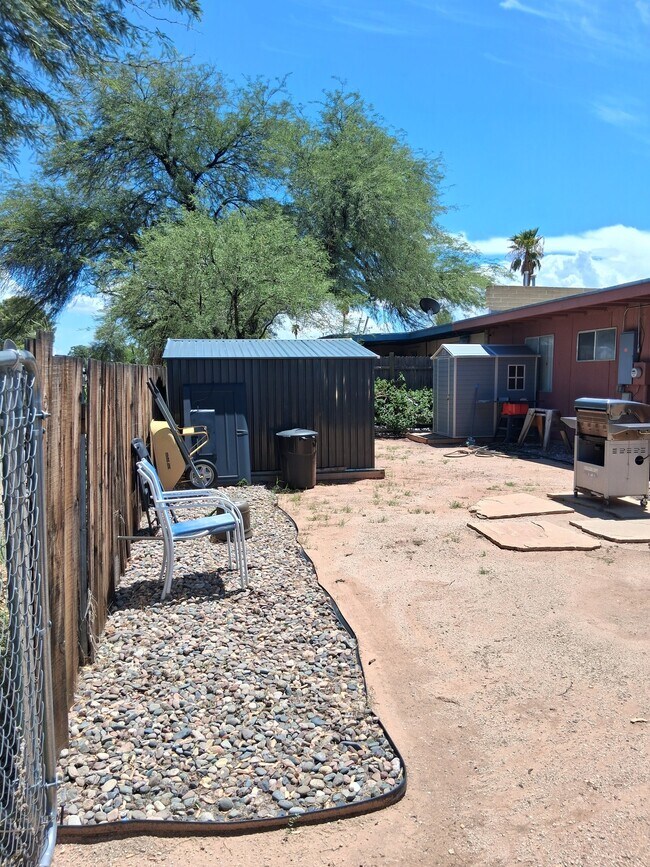 Building Photo - 7205 E Bellingham Dr
