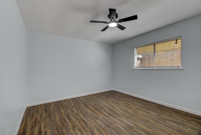 Building Photo - 5702 Golden Grove Ln