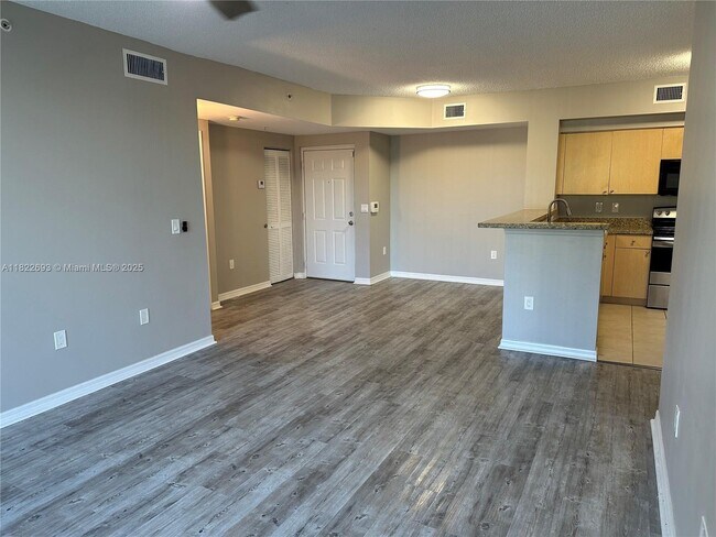 Building Photo - 2320 E Preserve Way