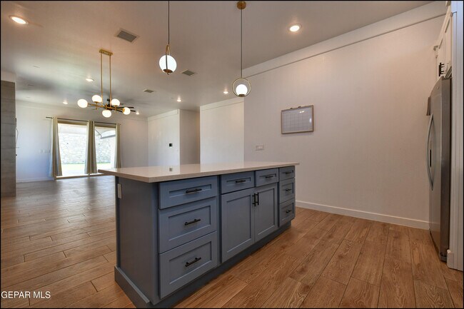 Building Photo - 218 Rutland Pl