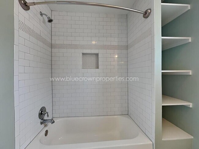 Building Photo - 5536 Tremont St