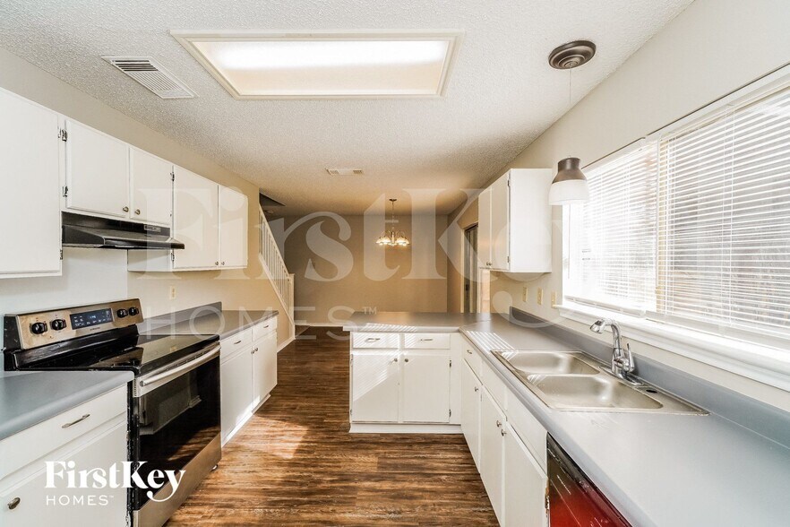 Building Photo - 1618 Richland Hills Dr