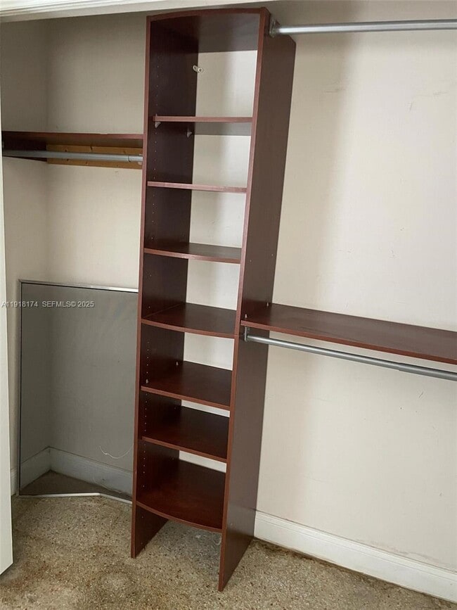 Building Photo - 846 SW 10th St