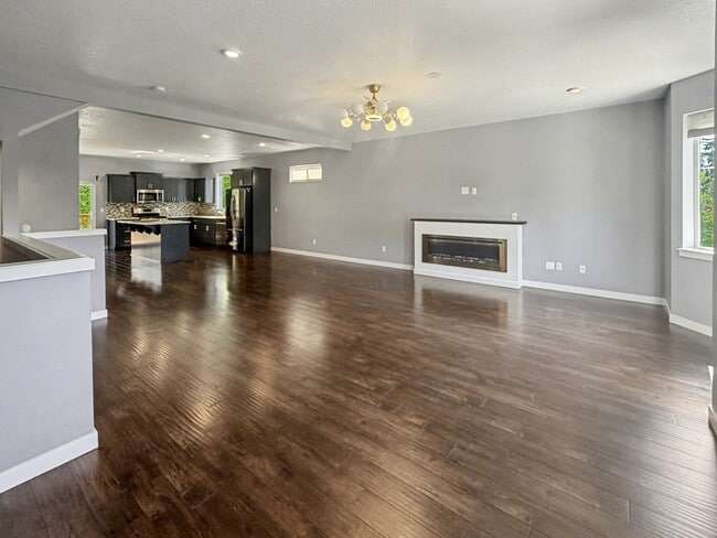 Building Photo - 588 SW 197th Pl