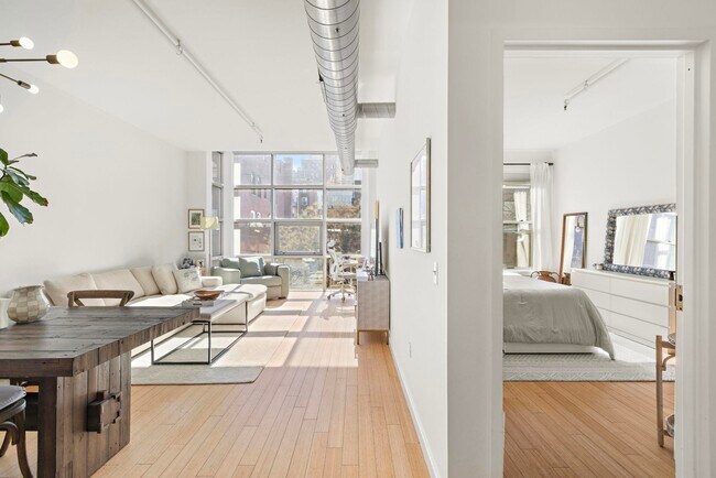 Building Photo - 234 10th St