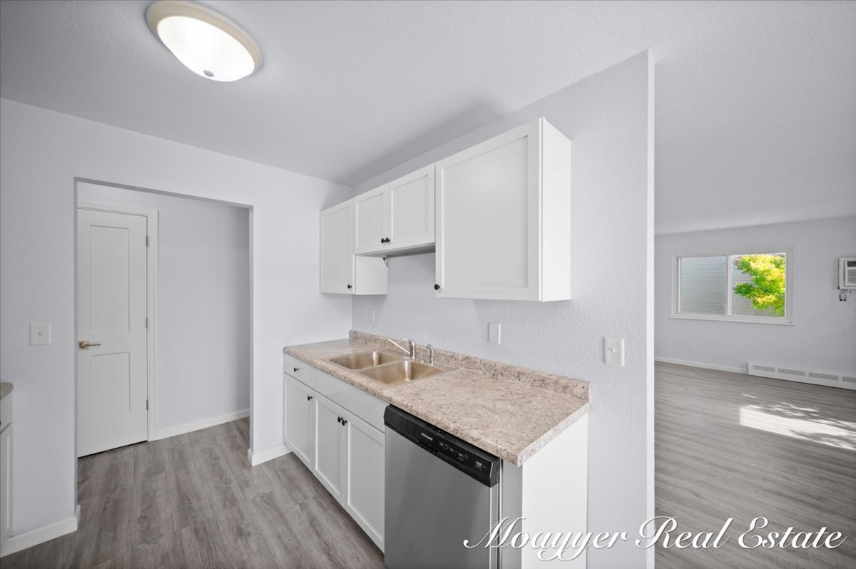 Building Photo - 1041 Abbey Ct