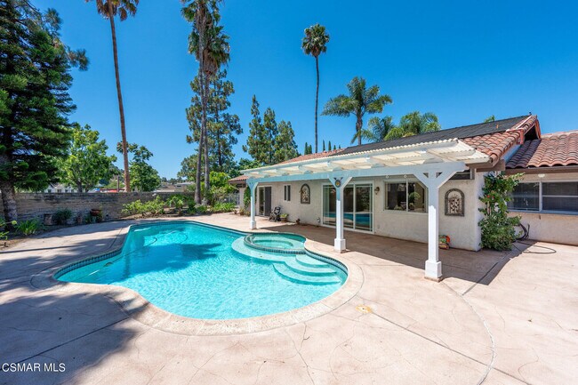 Building Photo - 208 Deerwalk Pl