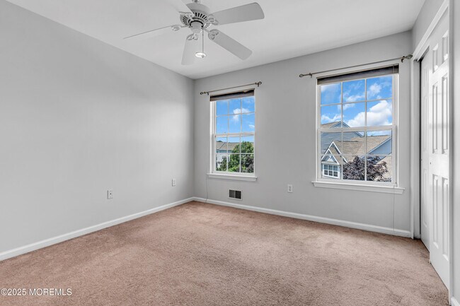 Building Photo - 318 Bernard Dr