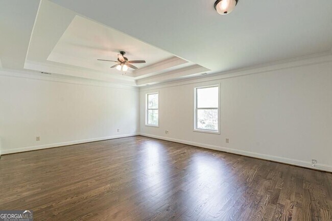 Building Photo - 1410 Eastland Rd SE