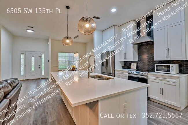 Building Photo - 6505 SW 135 Pl