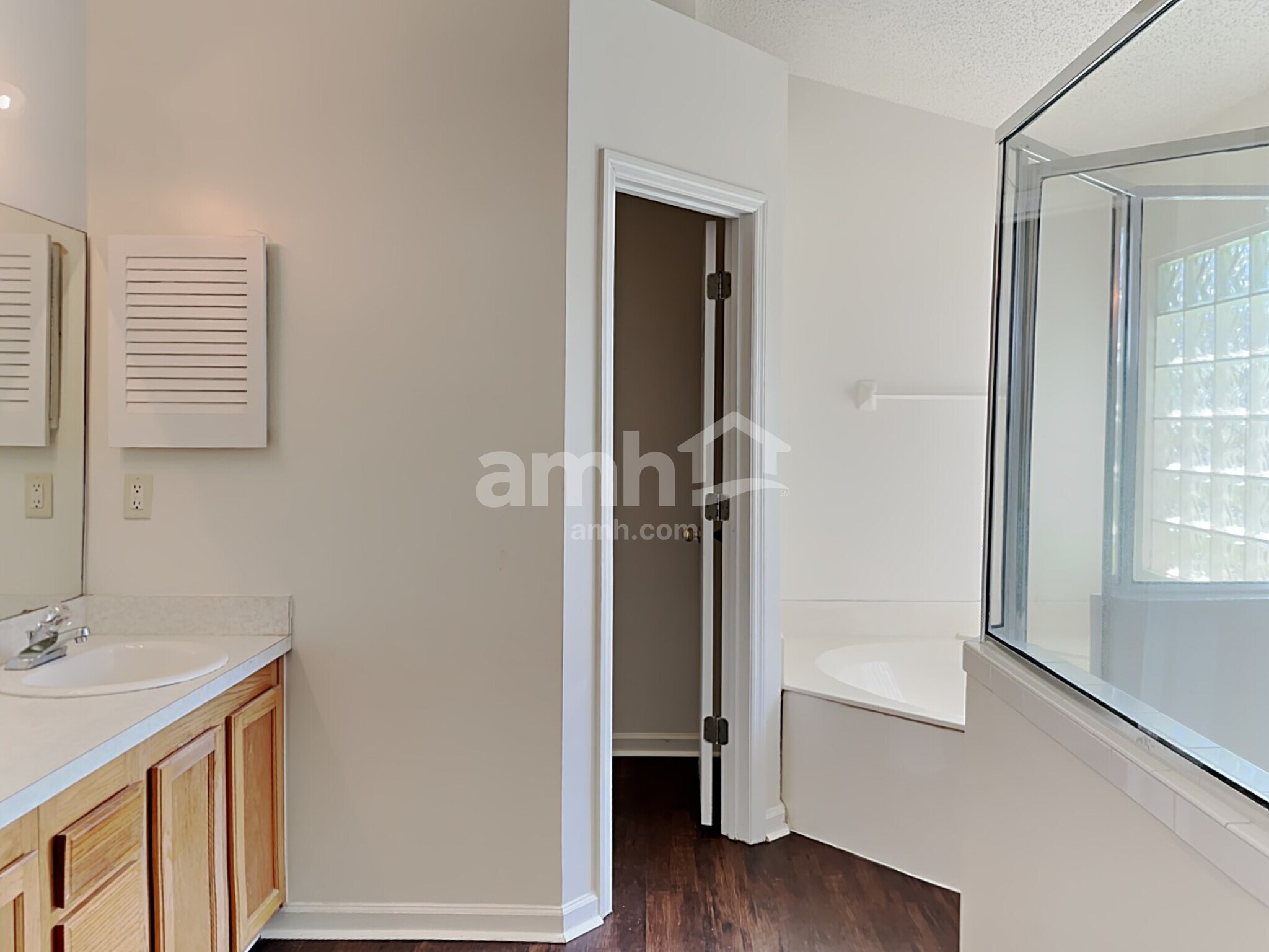 Building Photo - 7992 Seahaven Ct