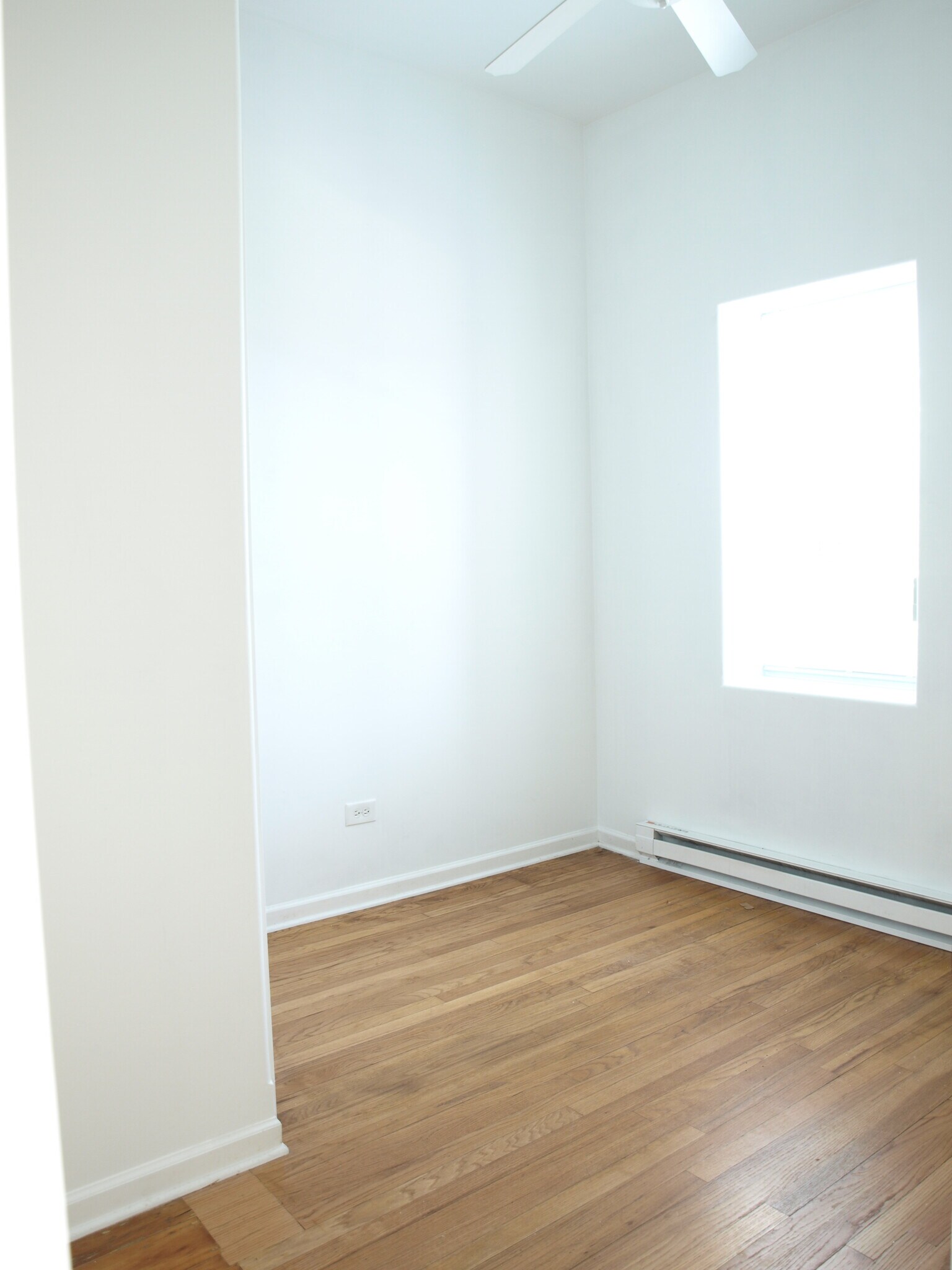 Building Photo - 2728 N Artesian Ave