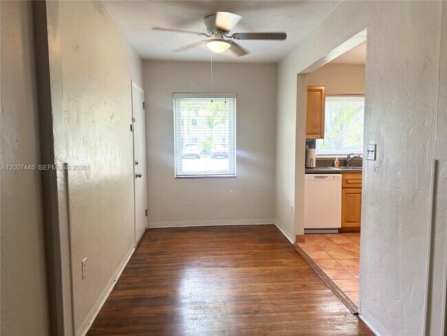 Building Photo - 7734 SW 55th Ave