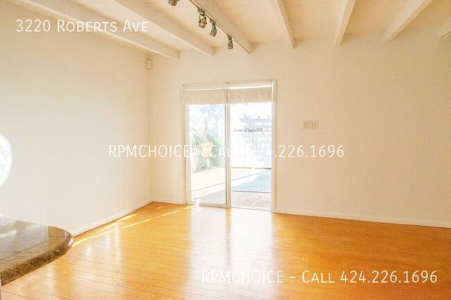Building Photo - 3220 Roberts Ave