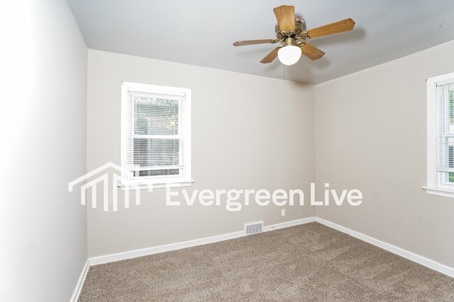 Building Photo - 5019 N 24th St