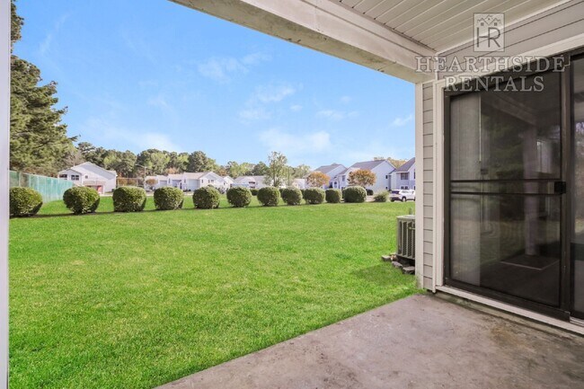 Building Photo - 143 W Victoria Ct