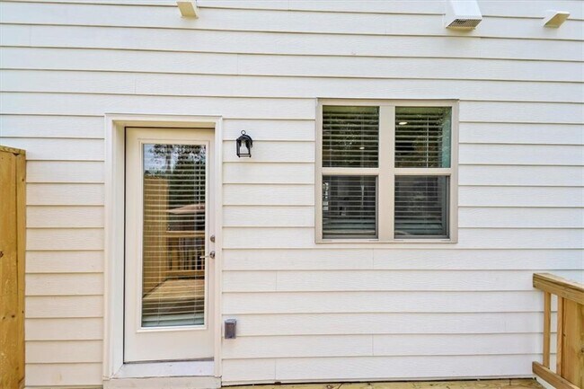 Building Photo - 136 Matson Run SW