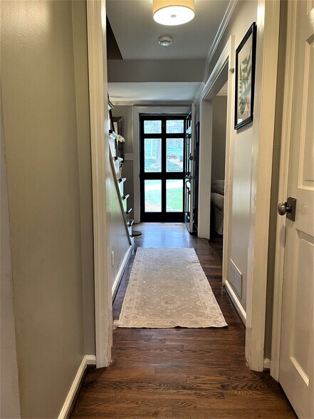 Building Photo - 4044 Emma Ln NE