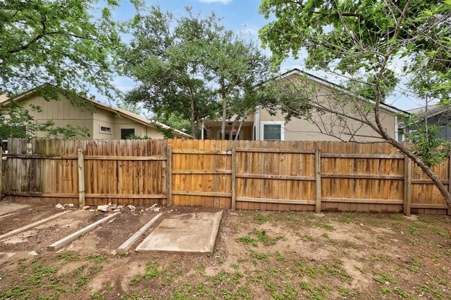 Building Photo - 5910 Jacob Glen