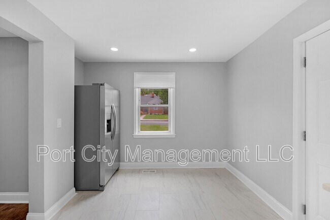 Building Photo - 4902 Gilray Dr
