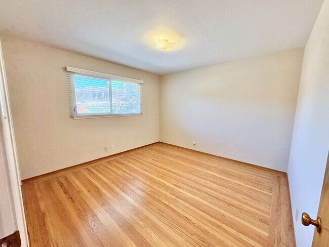 Building Photo - Peaceful Charmer Single-Story Retreat in Vallejo