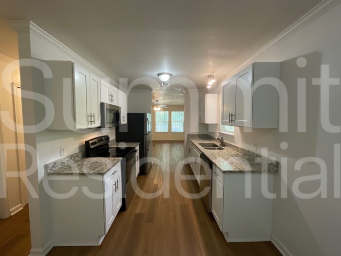 Building Photo - 651 Langston Dr SW