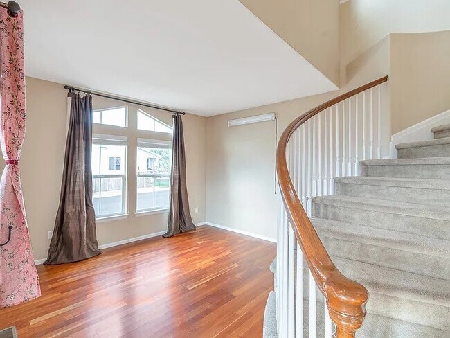 Building Photo - 5255 Clovervale Cir