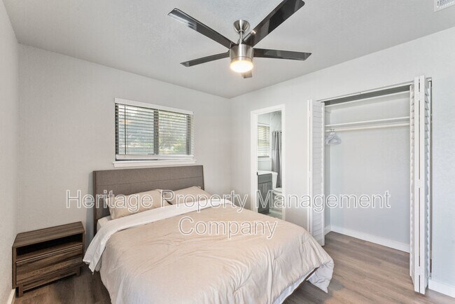 Building Photo - 7210 Cloverfield Ln